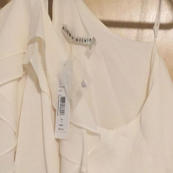 Alice + Olivia laylaCold Off ShoulderRuffle Blouse - Picture 3 of 9